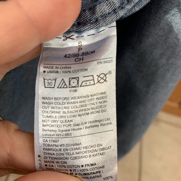 Banana Republic Denim Shirt - Picture 4 of 6